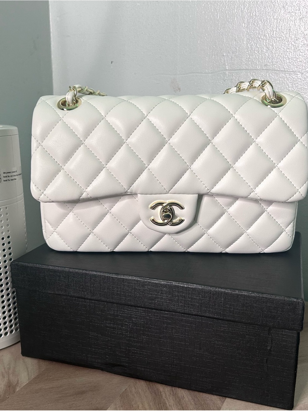 CHANEL White Quilted Lambskin Shoulder Bag with Gold Hardware